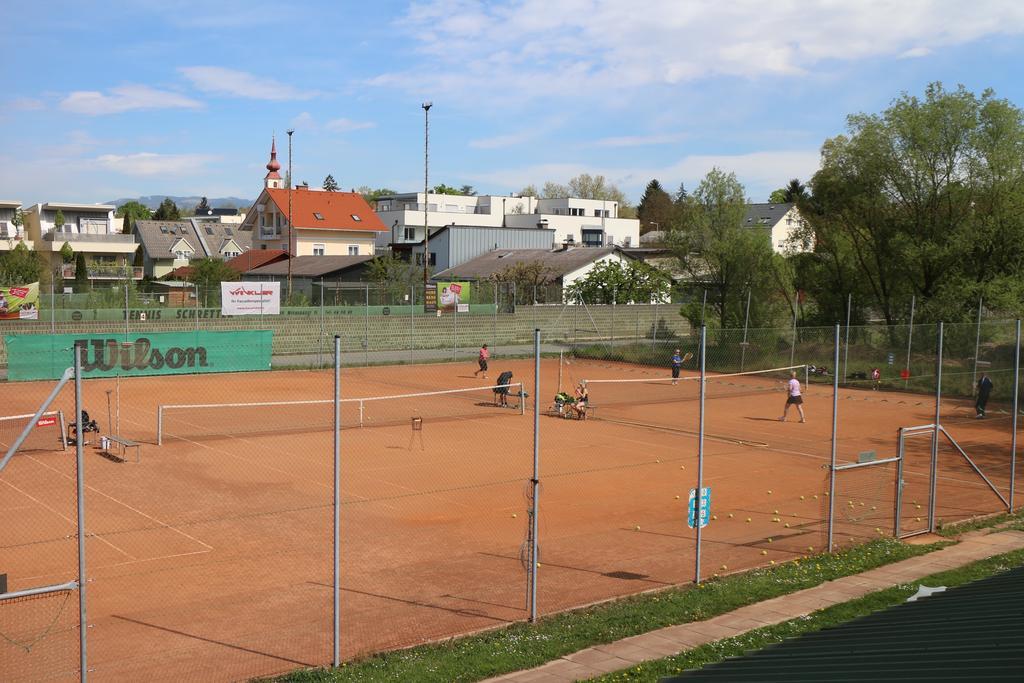 Centercourt Hotel 3*