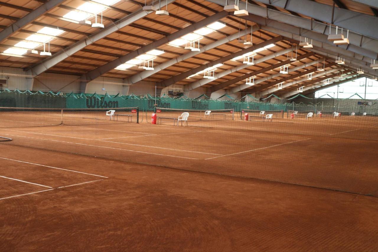 Centercourt 3*